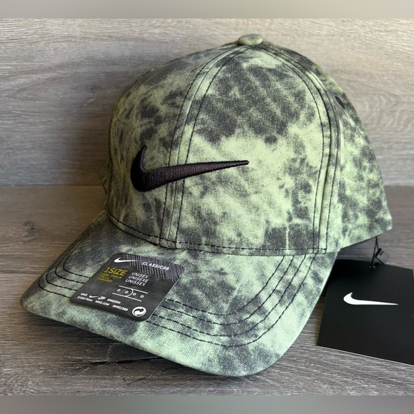 NIKE Golf Aerobill Classic99 StrapBack Hat NWT - Picture 1 of 5
